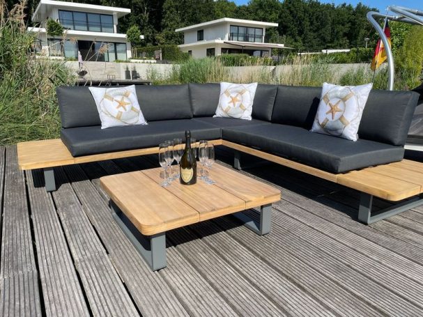 Lounge auf der Bootsterrasse